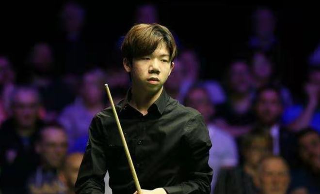 他通过结合 他通过结合