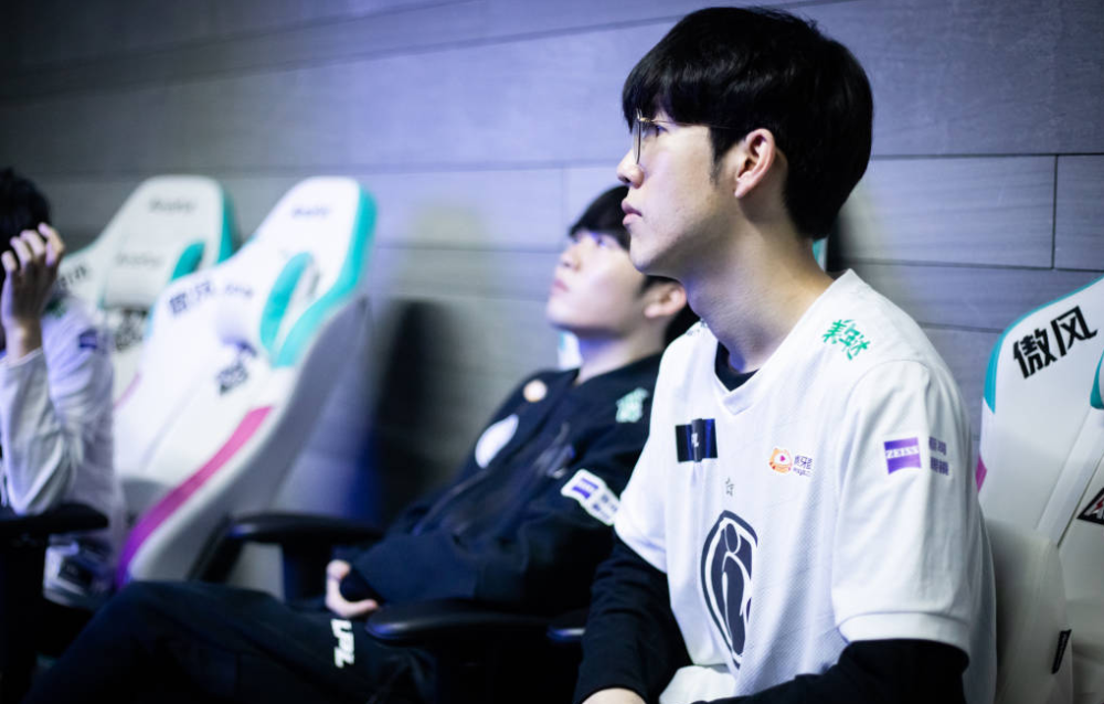 的内线碰撞 的内线碰撞