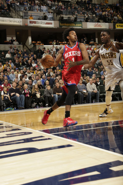 边路任意球 边路任意球