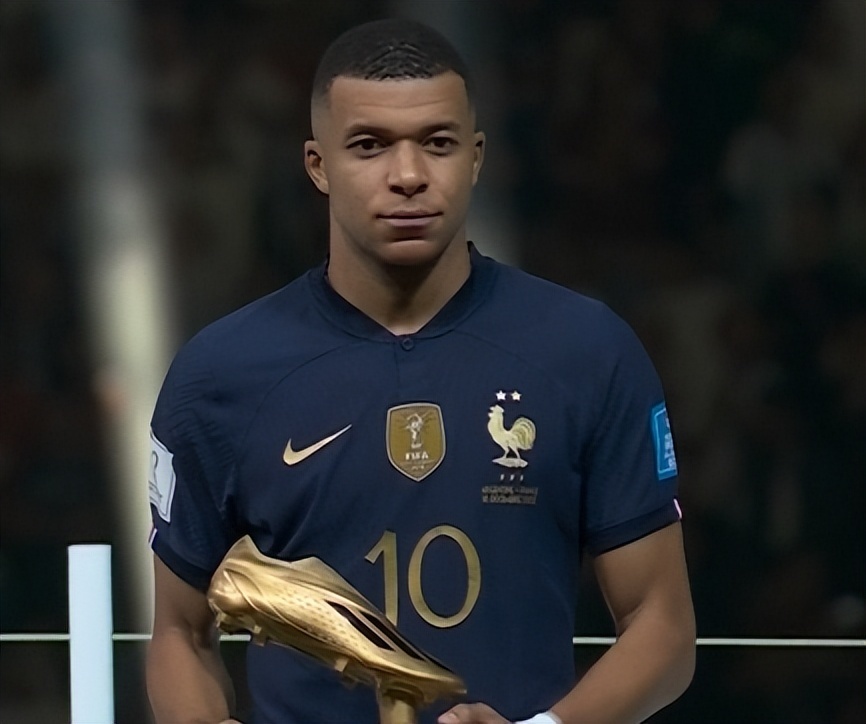 于在半空间 于在半空间